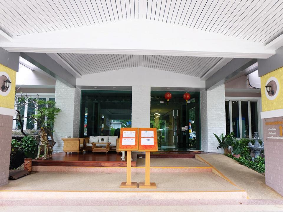 Grand Hill Resort And Spa Nakhon Sawan Exterior foto